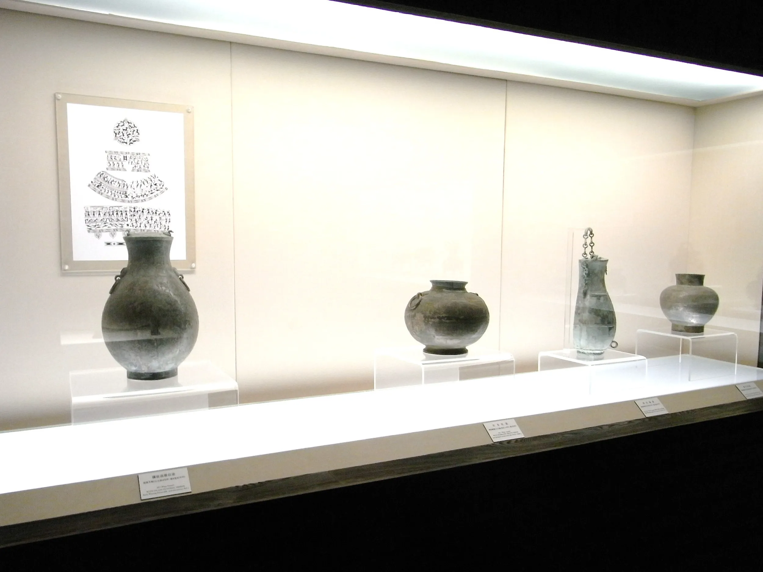 壷類の展示(戦国初期)